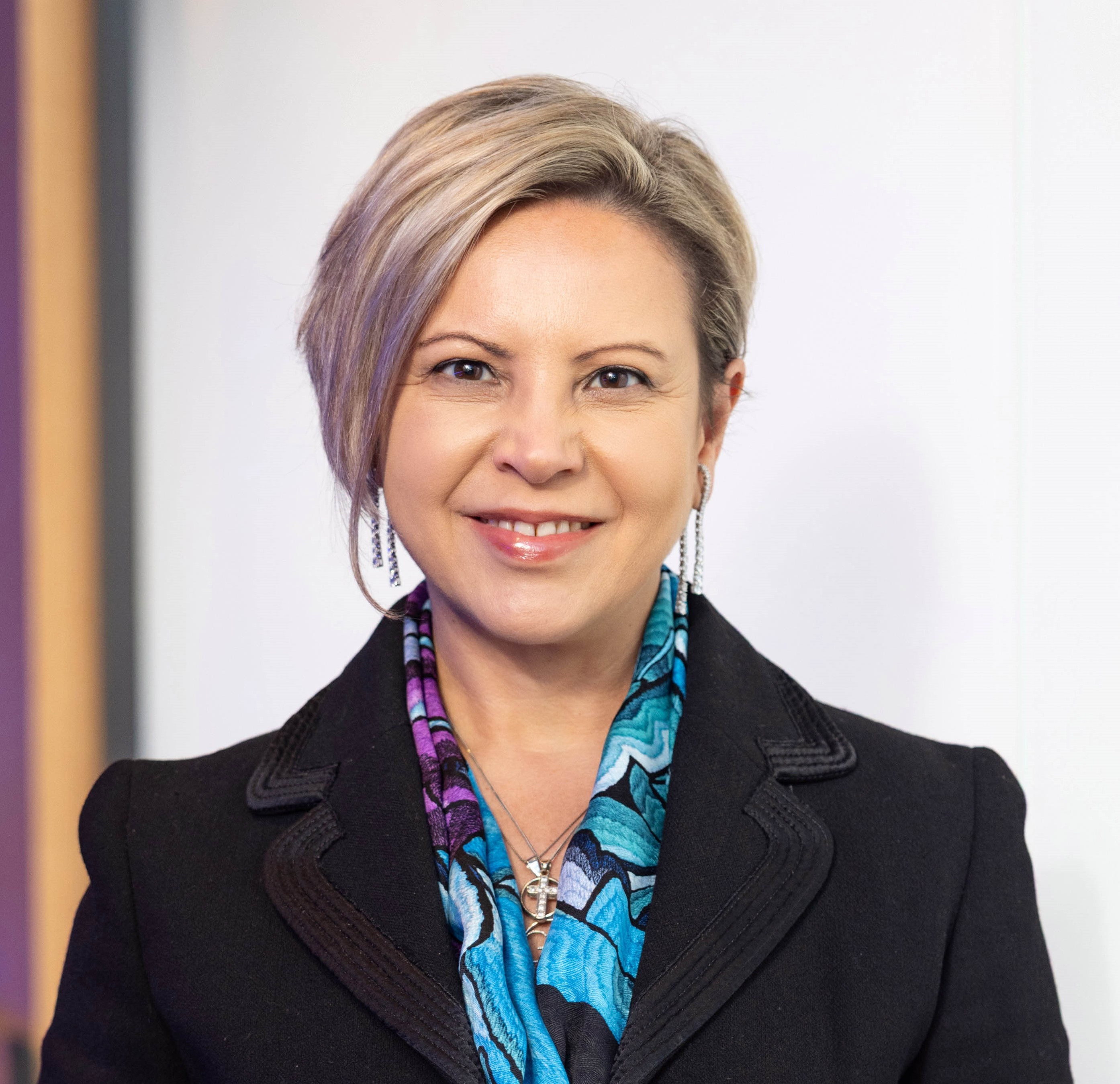 Anna Paglia Bio Headshot 1 (1)