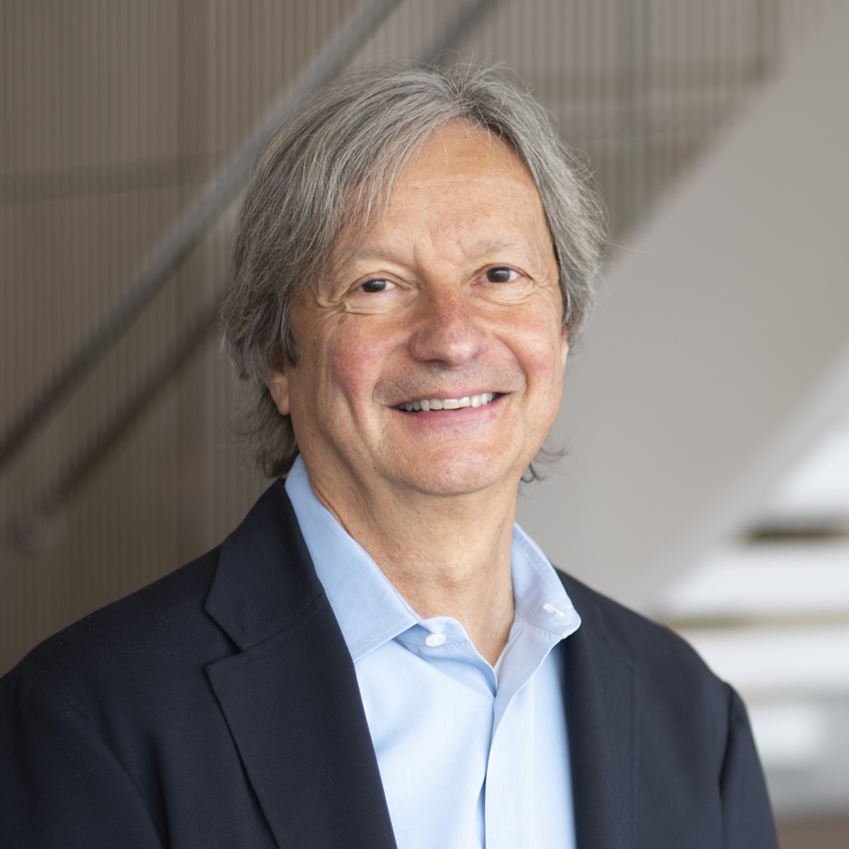 1bb75858599ebd4e6274a6d02de80ce1-Mario Giannini-websquare-944x944 (1)